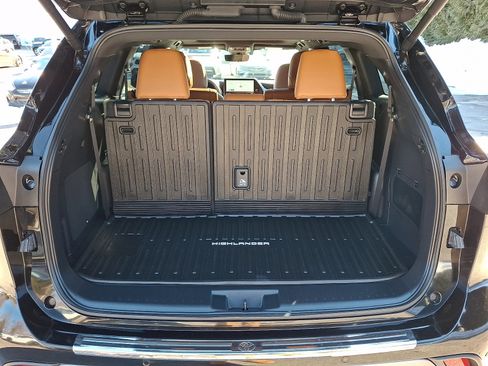 Used 2024 Toyota Highlander Platinum AWD/4WD image 33