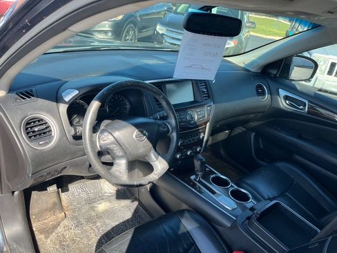 Used 2016 Nissan Pathfinder Platinum w/ Family Entertainment Package FWD image 13