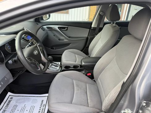 Used 2013 Hyundai Elantra GLS w/ Preferred Pkg FWD image 11
