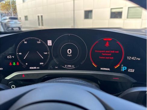 Used 2020 Porsche Taycan 4S image 13