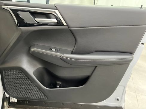 Used 2024 Mitsubishi Outlander SE AWD/4WD image 34