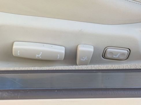 Used 2004 Lexus SC 430 Convertible image 13