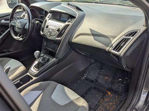 Used 2018 Ford Focus ST image 24