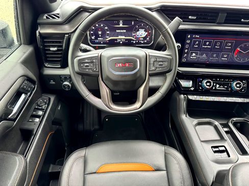 Used 2025 GMC Sierra 2500 AT4 AWD/4WD image 22