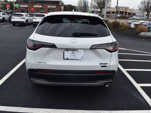 Certified 2024 Honda HR-V Sport image 7