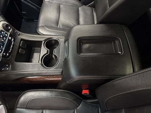 Used 2020 GMC Yukon XL SLT image 14