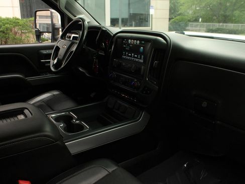 Used 2019 Chevrolet Silverado 2500 LTZ w/ Duramax Plus Package AWD/4WD image 20
