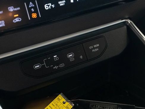 Used 2026 Kia Carnival EX FWD image 30