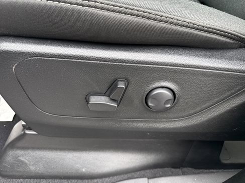 Used 2025 RAM 1500 Big Horn AWD/4WD image 18