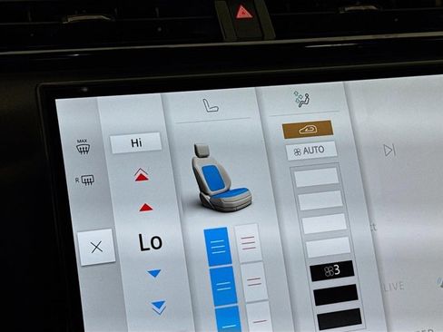 Used 2026 Land Rover Range Rover Velar Dynamic SE image 23