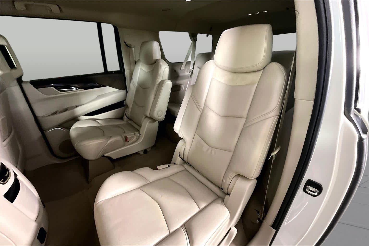 Used 2015 Cadillac Escalade ESV 2WD image 18