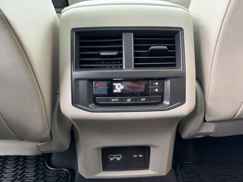 Used 2020 Volkswagen Atlas SE w/ Panoramic Sunroof Package image 25