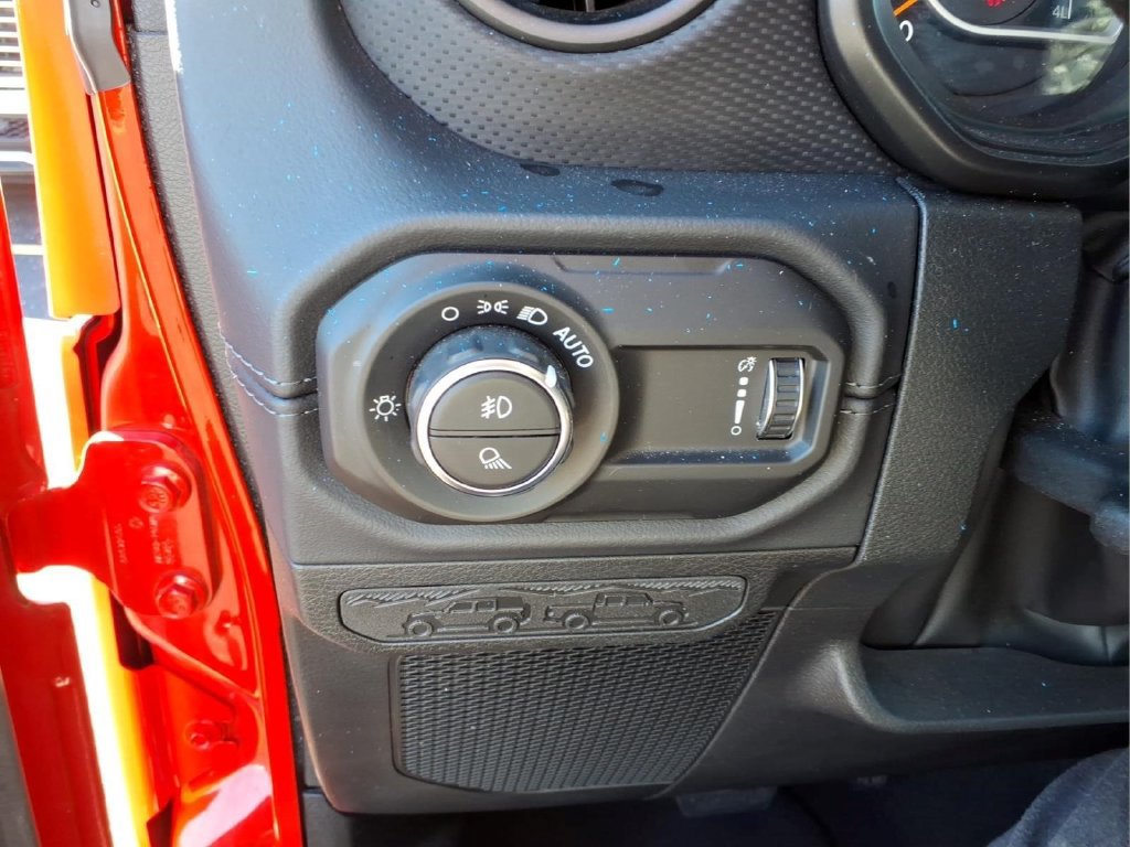 Used 2026 Jeep Gladiator Mojave AWD/4WD image 15
