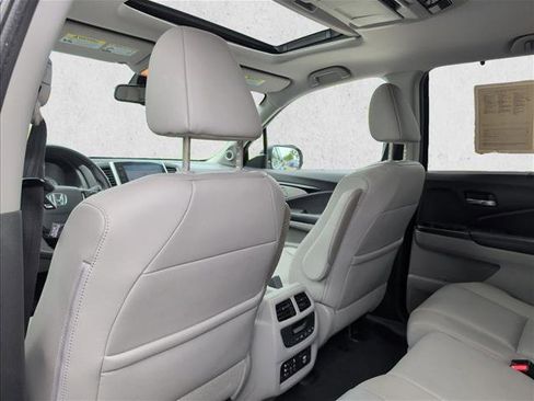 Used 2016 Honda Pilot Touring image 23