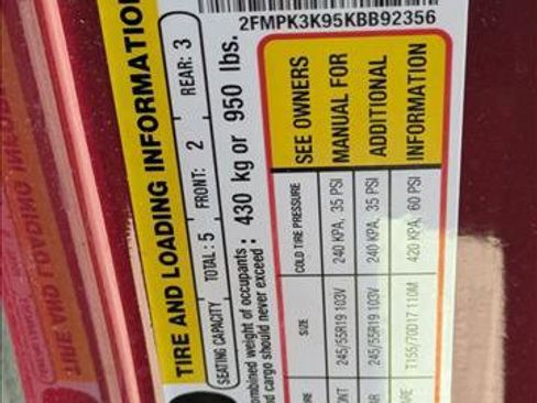 Used 2019 Ford Edge Titanium w/ Cold Weather Package image 17