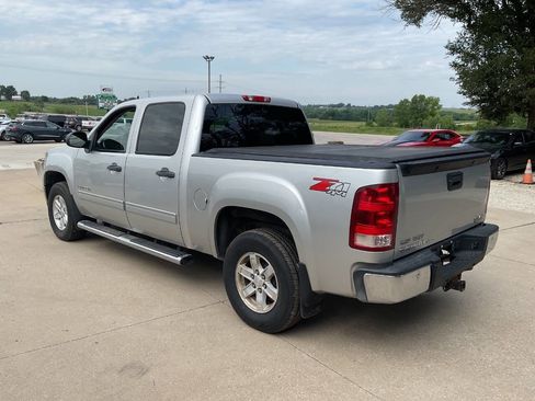 Used 2011 GMC Sierra 1500 SLE w/ Power Tech Package AWD/4WD image 7