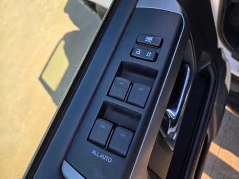 Used 2015 Toyota 4Runner SR5 RWD image 27
