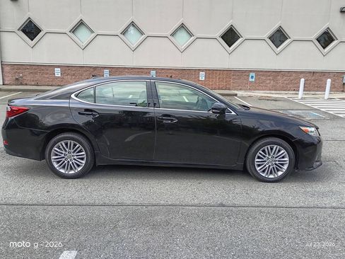 Used 2013 Lexus ES 350 w/ Premium Pkg FWD image 9