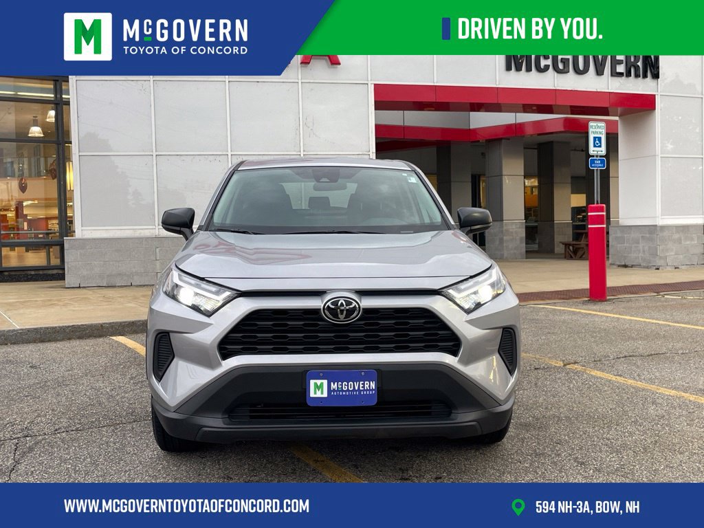 Used 2023 Toyota RAV4 LE AWD/4WD image 8