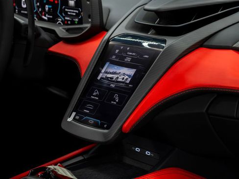 Used 2024 Lamborghini Revuelto image 36