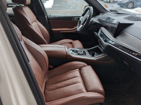 Certified 2024 BMW X7 xDrive40i w/ M Sport Package image 28