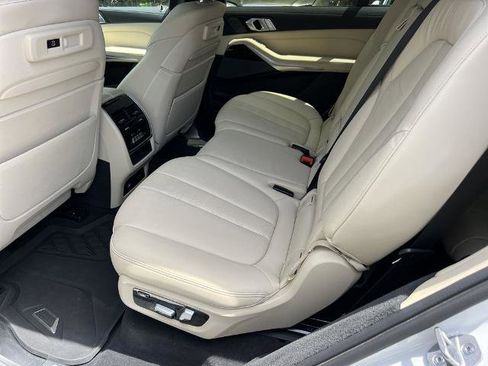 Used 2021 BMW X7 xDrive40i w/ Premium Package AWD/4WD image 17