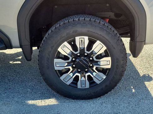 New 2025 GMC Sierra 2500 Denali w/ Denali Reserve Package image 19