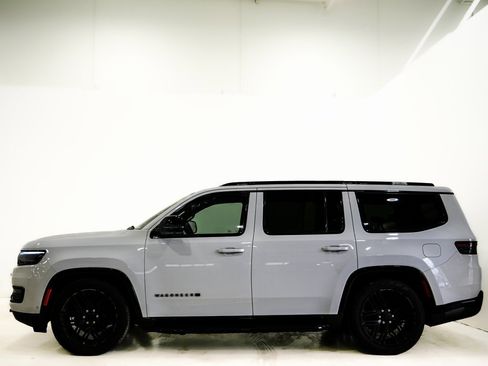 Used 2023 Jeep Wagoneer Series II w/ Convenience Group I image 5