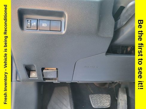 Used 2019 Toyota RAV4 LE w/ Carpet Mat Package AWD/4WD image 30