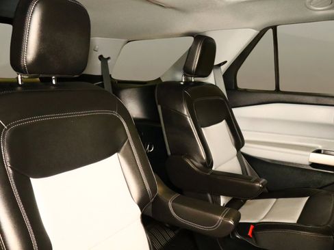 Used 2023 Ford Explorer XLT w/ Equipment Group 202A image 20