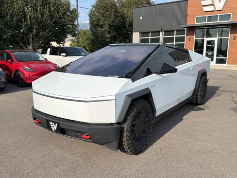 Used 2024 Tesla Cybertruck Cyberbeast AWD/4WD image 2