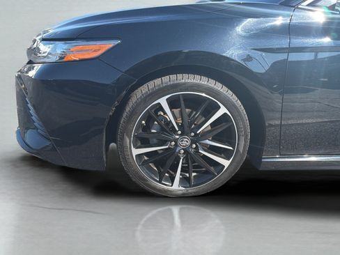 Used 2019 Toyota Camry XSE FWD image 30