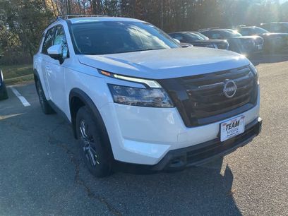 New 2025 Nissan Pathfinder SV
