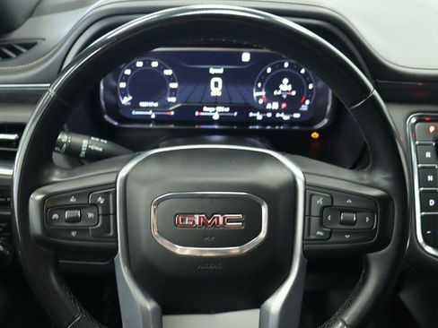 Used 2023 GMC Yukon SLT AWD/4WD image 18