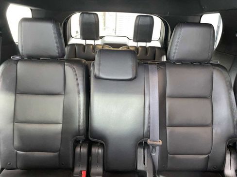 Used 2014 Ford Explorer XLT w/ Equipment Group 202A image 22