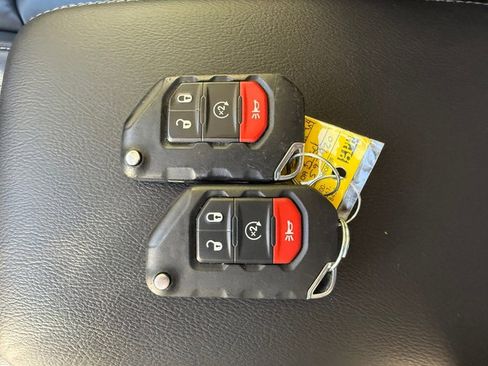 Used 2021 Jeep Gladiator Overland w/ Popular Equipment Package image 30