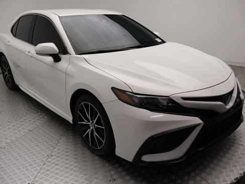 Used 2023 Toyota Camry SE FWD image 6