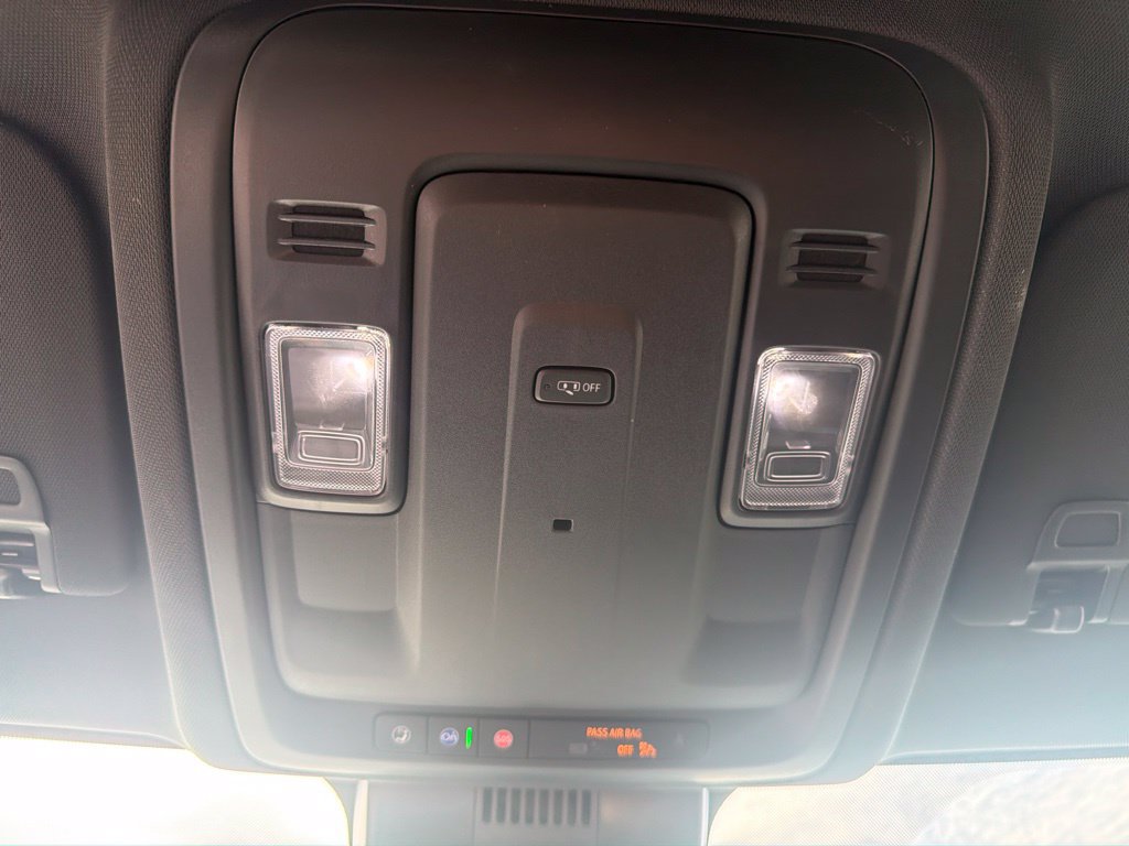 Used 2025 Chevrolet Suburban LS AWD/4WD image 20