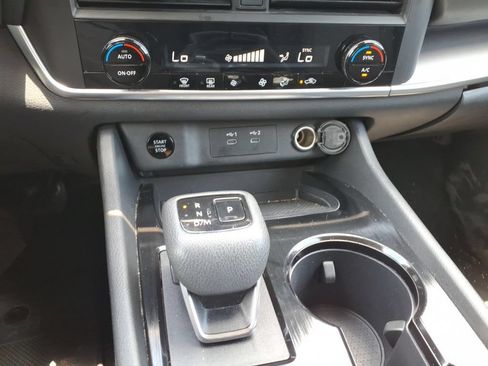 Used 2024 Nissan Rogue SV FWD image 15