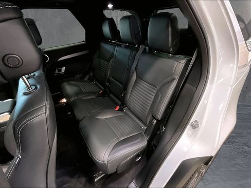 Certified 2025 Land Rover Discovery Dynamic SE AWD/4WD image 23