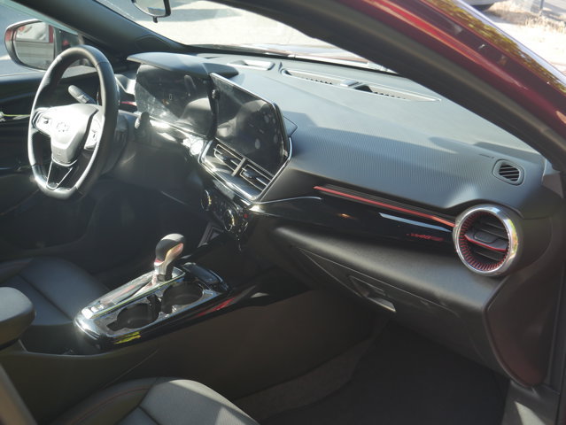 Used 2025 Chevrolet Trax RS w/ Driver Confidence Package FWD image 16