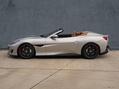 Certified 2019 Ferrari Portofino image 4
