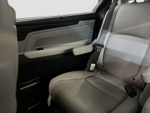 Used 2018 Honda Odyssey EX-L image 34