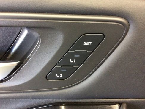 Used 2023 Nissan Rogue SL w/ SL Premium Package image 15