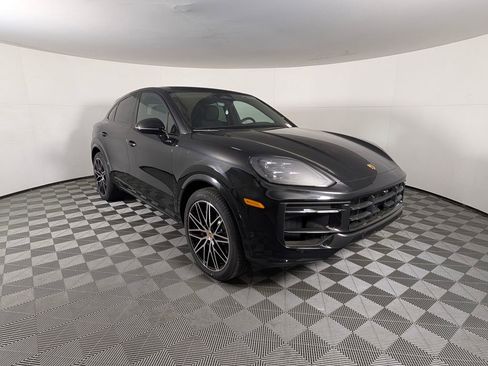 Certified 2025 Porsche Cayenne S image 9
