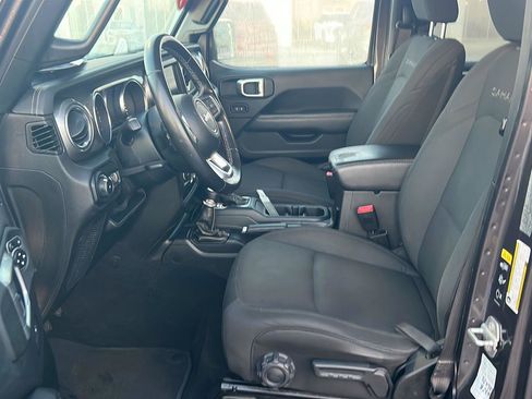 Used 2020 Jeep Wrangler Unlimited Sahara image 10