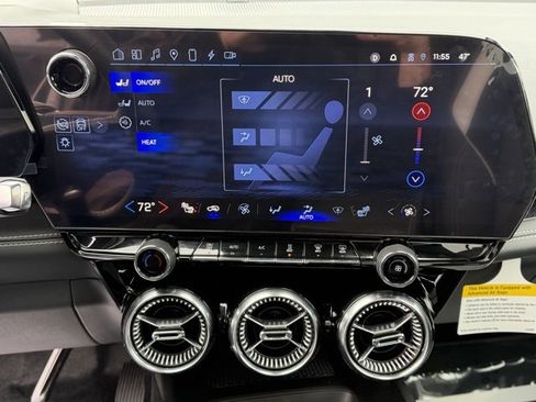 New 2024 Chevrolet Blazer EV LT image 30