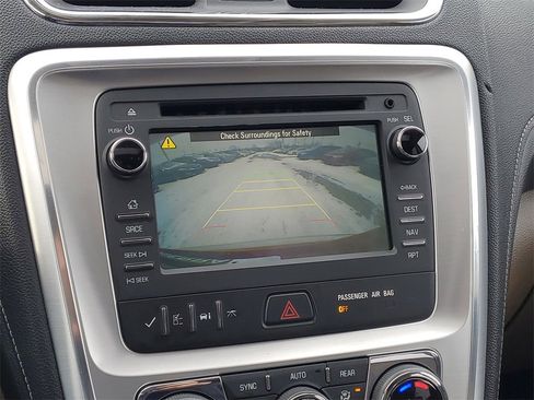 Used 2014 GMC Acadia SLT image 25