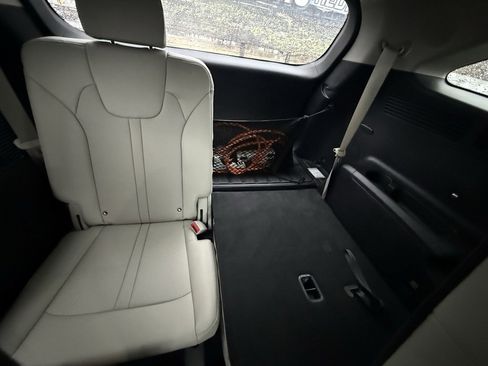 Used 2024 Kia Sorento SX Prestige image 11