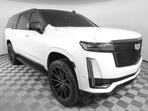 Used 2021 Cadillac Escalade ESV Sport Platinum AWD/4WD image 2